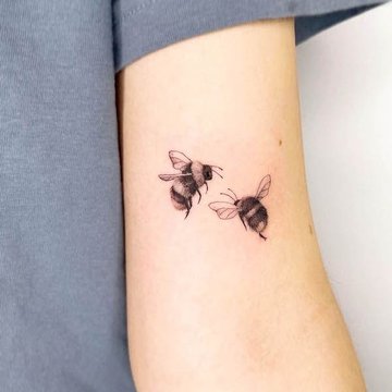 bee tattoo