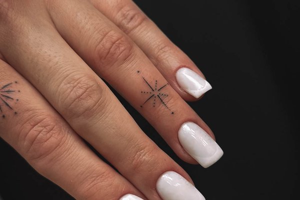 finger tattoos