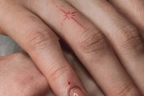 tatuiruotės ant pirštų