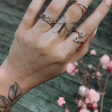 tatuiruotės ant pirštų