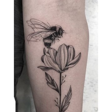 bee tattoo