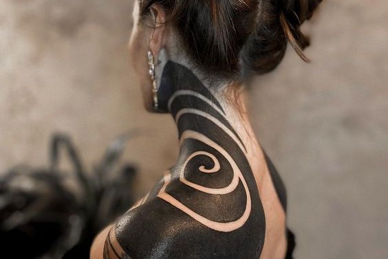 blackwork tattoo