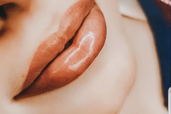 Permanent makeup removal in Siauliai