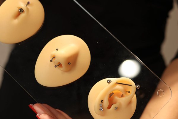 Piercing training in Lithuania