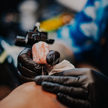 Kaip išsirinkti tatuiruočių saloną