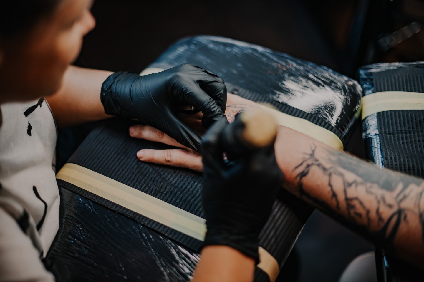 Kaip išsirinkti tatuiruočių saloną