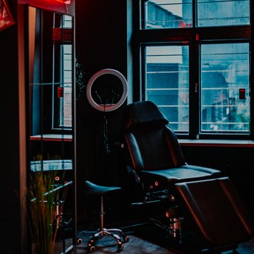 Kaip išsirinkti tatuiruočių saloną