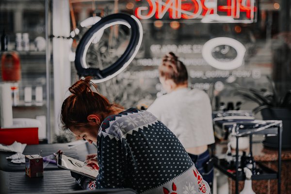 Kaip išsirinkti tatuiruočių saloną
