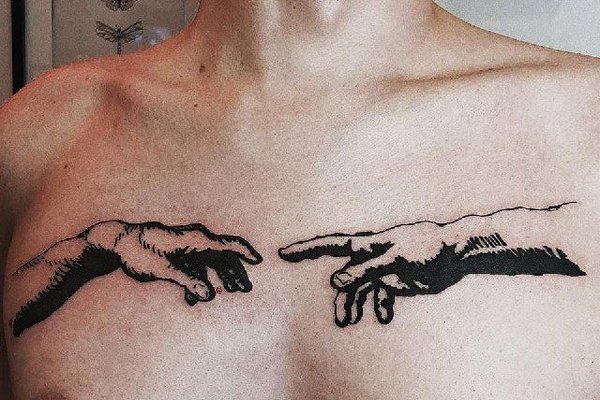 Vyriškos krūtinės tatuiruotės