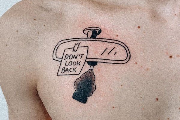 Vyriškos krūtinės tatuiruotės