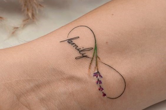 Tatuiruotė su begalybės