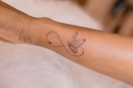 Tatuiruotė su begalybės
