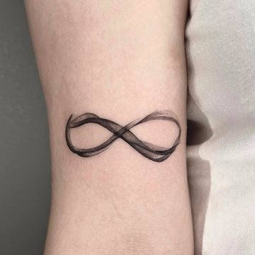 Tatuiruotė su begalybės