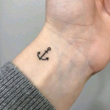 minimalistinės tatuiruotės