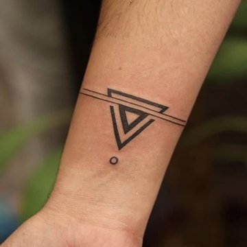 minimalistinės tatuiruotės