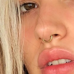 Nosies auskarų vėrimas